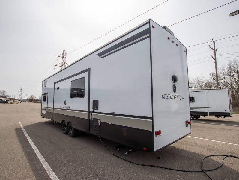 2024 CrossRoads Hampton HP390PVL, $ 64,990