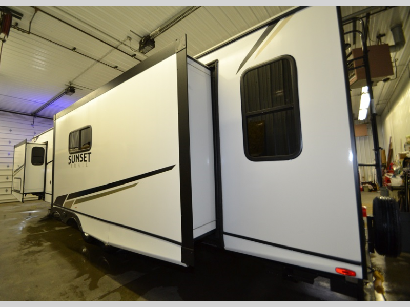 2023 CrossRoads Sunset Trail Super Lite SS330SI, $ 69,903