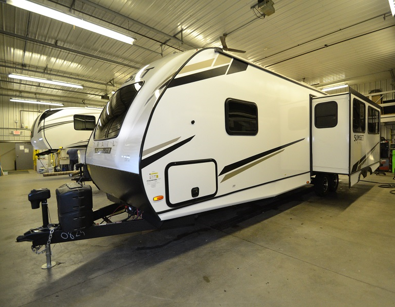 2023 CrossRoads Sunset Trail Super Lite SS285CK, $ 65,770